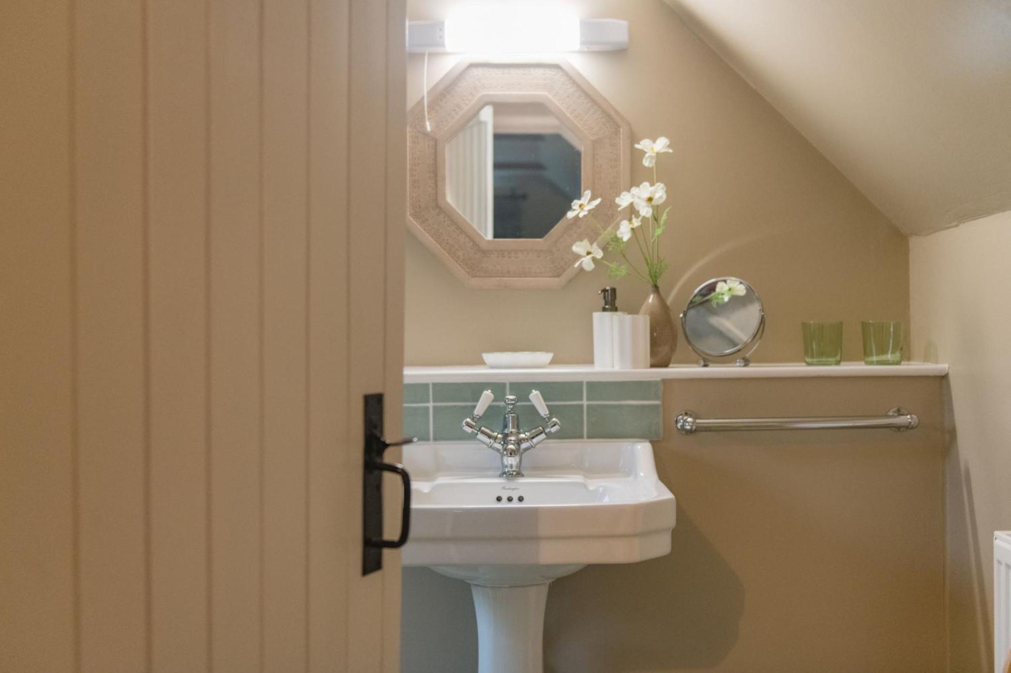 Crow Cottage By Bloom Stays Faversham Extérieur photo